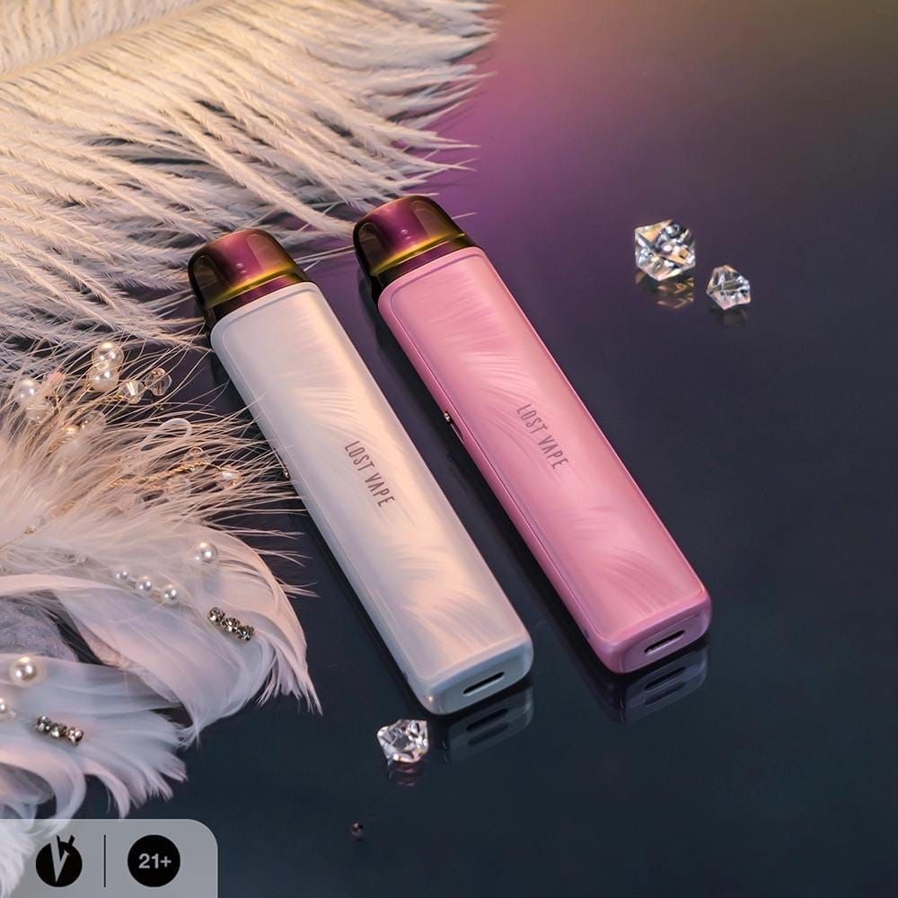 A visual comparison of a slim, early-generation disposable vape with a small e-liquid capacity and a larger, modern high-capacity disposable vape with a substantial e-liquid tank.
